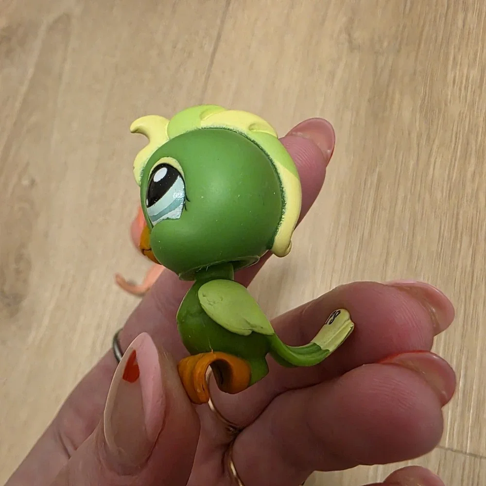 Littlest Pet‎ Shop Hasbro Pink & Green Cockatoos Bundle Of 2 #854 & #1369